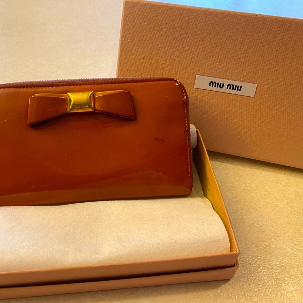 MIU MIU Tanish-Mauve Enamel Leather Long Wallet w/Box & Tissue. Authentic, EUC
